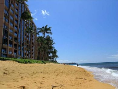 Beachfront Vacation Condo with Panoramic Ocean Views