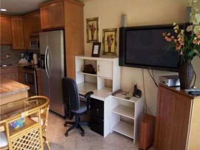 Flat screen TV & desk Flat screen TV & desk