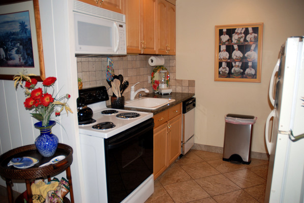 Full kitchen