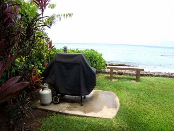 Oceanfront Two Bedroom Lahaina Vacation Condo Sleeps 6