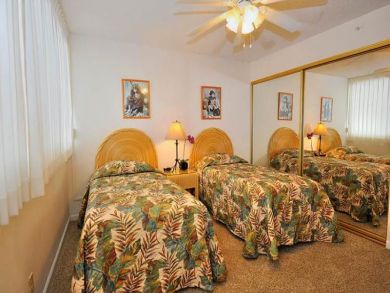 Twin Beds in Guest Bedroom