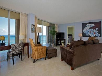 One of the Nicest Rentals in the Building Panoramic Views!