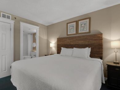 Destin Two Bedroom Bay View Vacation Condo Walk to Beach
