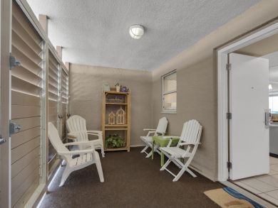 Destin Two Bedroom Bay View Vacation Condo Walk to Beach