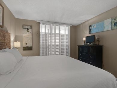 Destin Two Bedroom Bay View Vacation Condo Walk to Beach