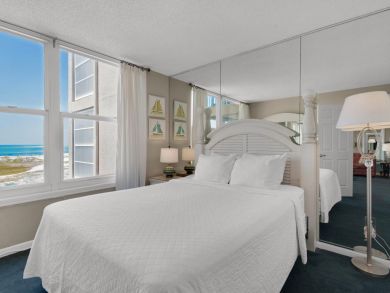 Destin Two Bedroom Bay View Vacation Condo Walk to Beach