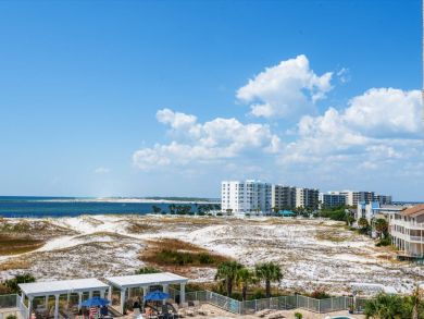 Destin Two Bedroom Bay View Vacation Condo Walk to Beach