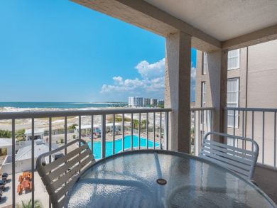 Destin Two Bedroom Bay View Vacation Condo Walk to Beach