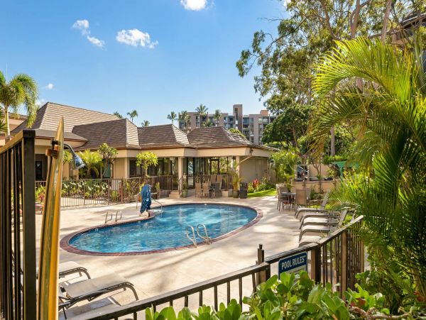 Oceanfront One Bedroom Vacation Condo in Kahana