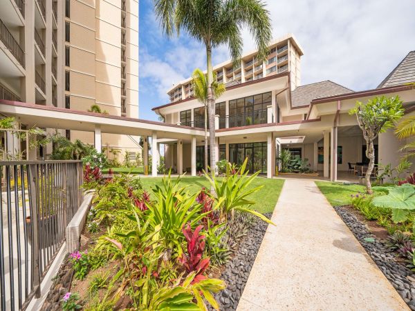 Oceanfront One Bedroom Vacation Condo in Kahana