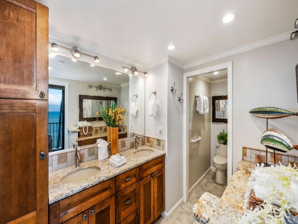 Oceanfront One Bedroom Vacation Condo in Kahana