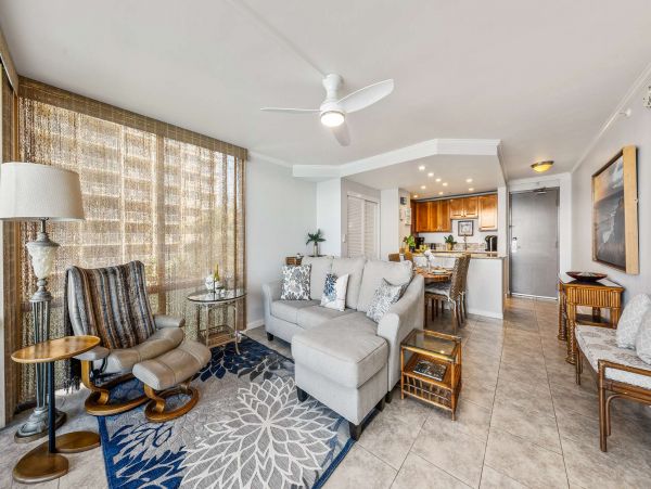 Oceanfront One Bedroom Vacation Condo in Kahana