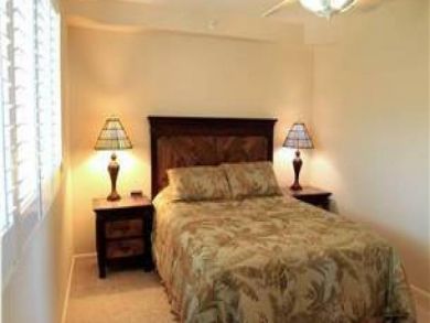 Bedroom with queen bed