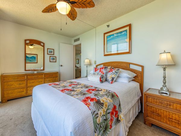 Wake to the Views of The Pacific Ocean from Your Bed!!