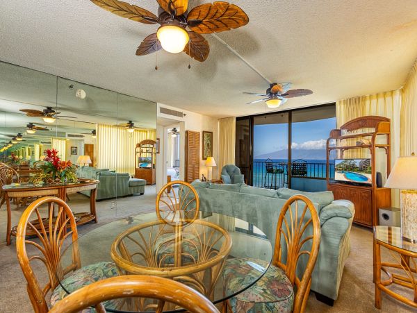 Wake to the Views of The Pacific Ocean from Your Bed!!