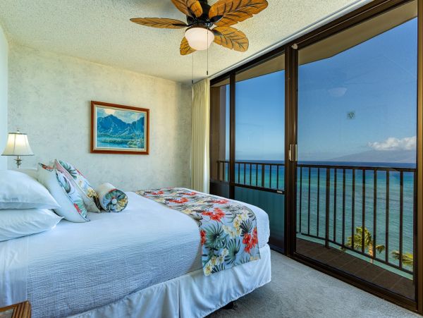 Wake to the Views of The Pacific Ocean from Your Bed!!