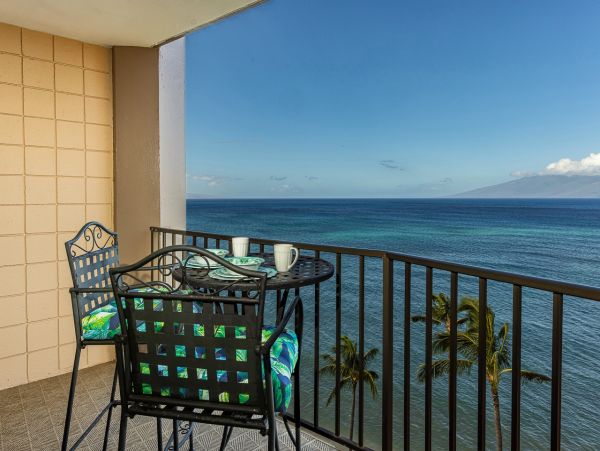 Wake to the Views of The Pacific Ocean from Your Bed!!