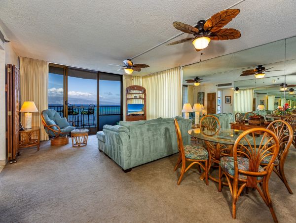 Wake to the Views of The Pacific Ocean from Your Bed!!