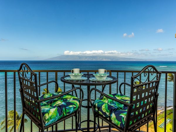 Wake to the Views of The Pacific Ocean from Your Bed!!