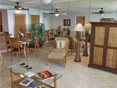 Open plan living & dining areas