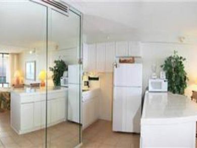 Full kitchen