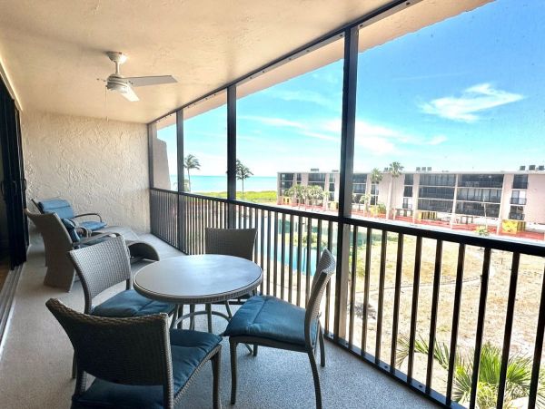 Sanibel Vacation Rental Condo 2 Bedrooms Plus Den Sleeps 6