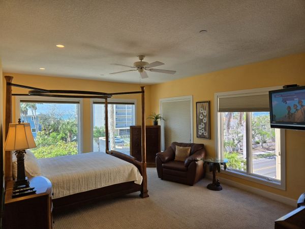Siesta Key Vacation Rental with Gulf Views - Contemporary Luxury Townhome Near Siesta Beach