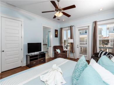 Navarre Beach Four Bedroom Vacation Home with Bay Views