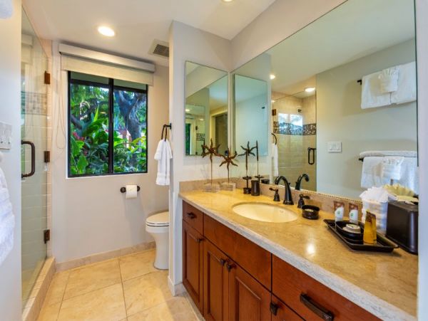 Amazing 2 Bedroom Oceanfront Condo with Sweeping Views