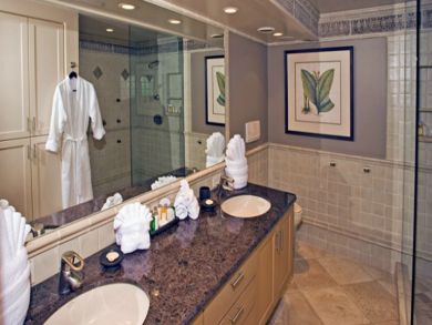 Master bathroom with shower & dual vanity