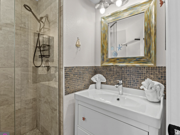 Anna Maria Island Vacation Rental - Walk to Beach Luxury Home