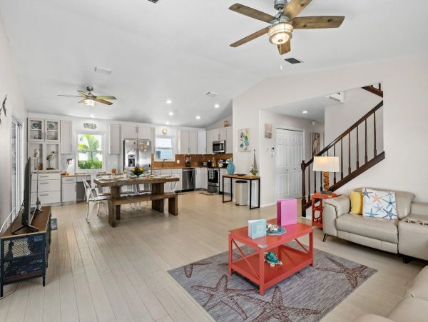 Anna Maria Island Vacation Rental - Walk to Beach Luxury Home