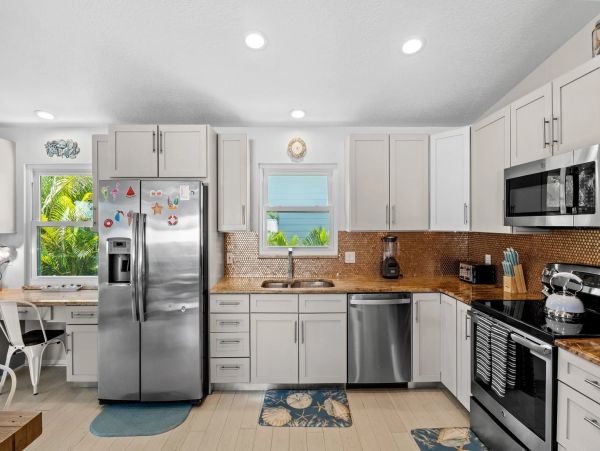 Anna Maria Island Vacation Rental - Walk to Beach Luxury Home