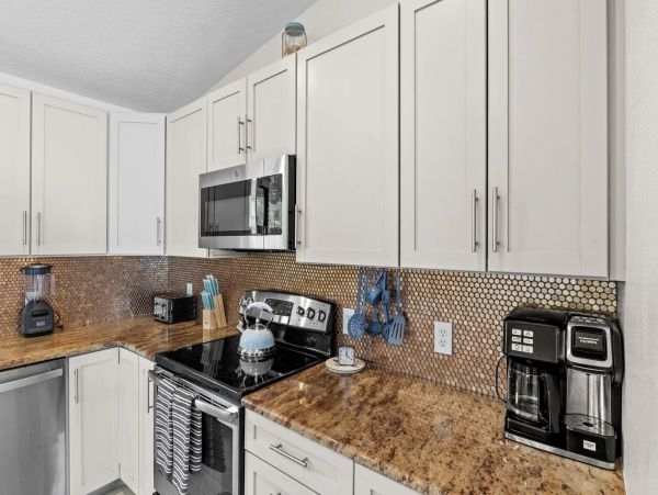Anna Maria Island Vacation Rental - Walk to Beach Luxury Home