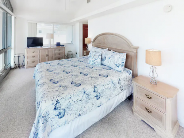 Anna Maria Island Oceanfront Beach Vacation Home Sleeps 6