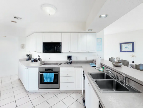 Anna Maria Island Oceanfront Beach Vacation Home Sleeps 6