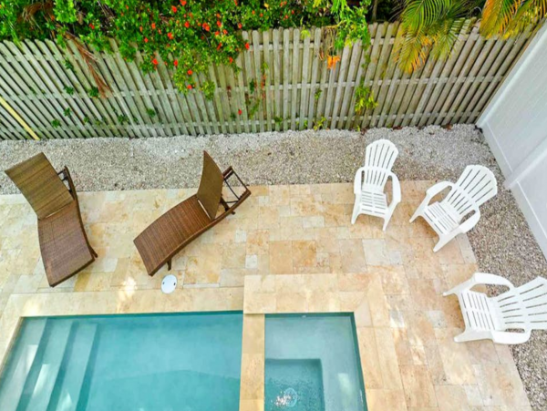 Holmes Beach Duplex Walk to Beach & Pet Friendly