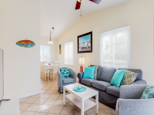 Holmes Beach Duplex Walk to Beach & Pet Friendly