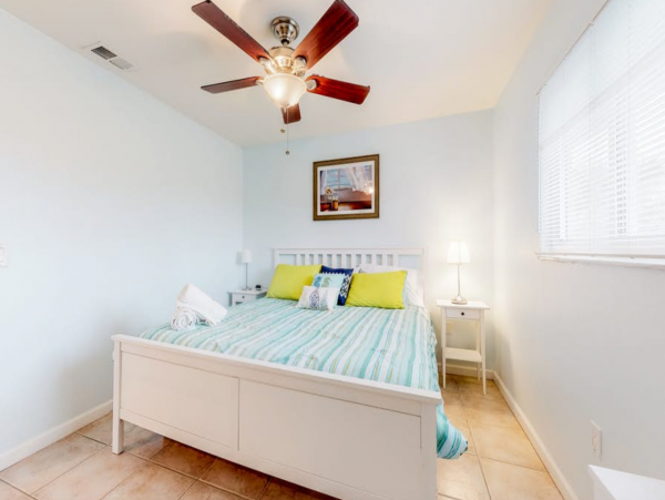 Holmes Beach Duplex Walk to Beach & Pet Friendly