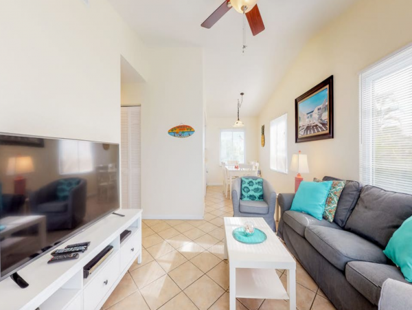 Holmes Beach Duplex Walk to Beach & Pet Friendly