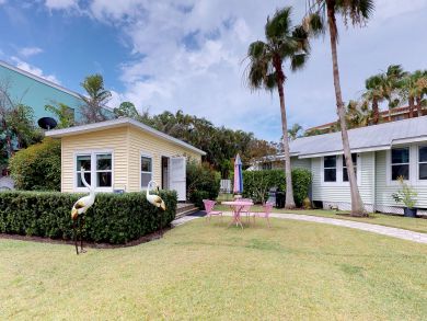 A Cozy Bayside Cottage a Short Stroll from Beach