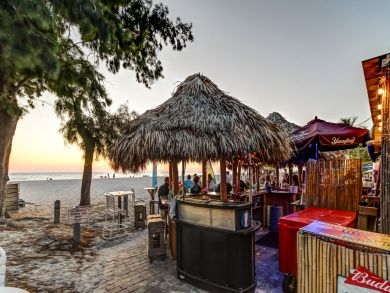 Two Bedroom Condo Only Two Blocks to the Beach Two Bedroom Condo Only Two Blocks to the Beach