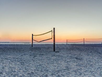Two Bedroom Condo Only Two Blocks to the Beach Two Bedroom Condo Only Two Blocks to the Beach