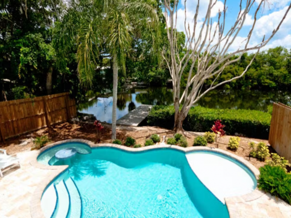 Updated 3 Bedroom Home with Private Pool Lakeside