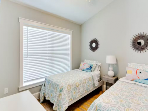 Updated 3 Bedroom Home with Private Pool Lakeside