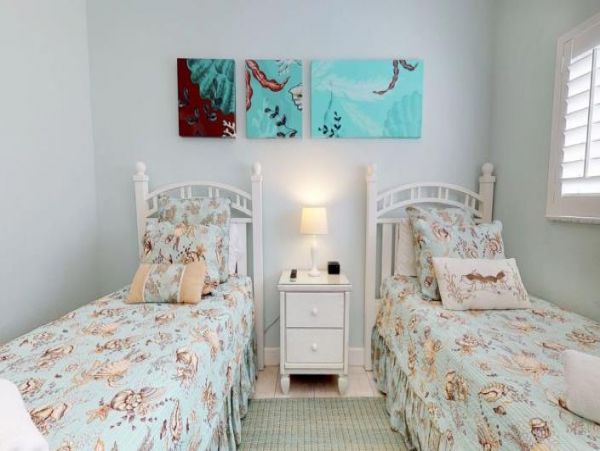 Holmes Beach 6 Bedroom Vacation Rental Sleeps 14