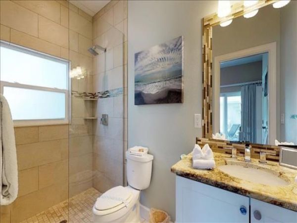 Holmes Beach 6 Bedroom Vacation Rental Sleeps 14
