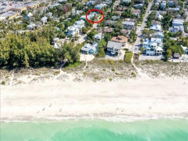 Holmes Beach 6 Bedroom Vacation Rental Sleeps 14