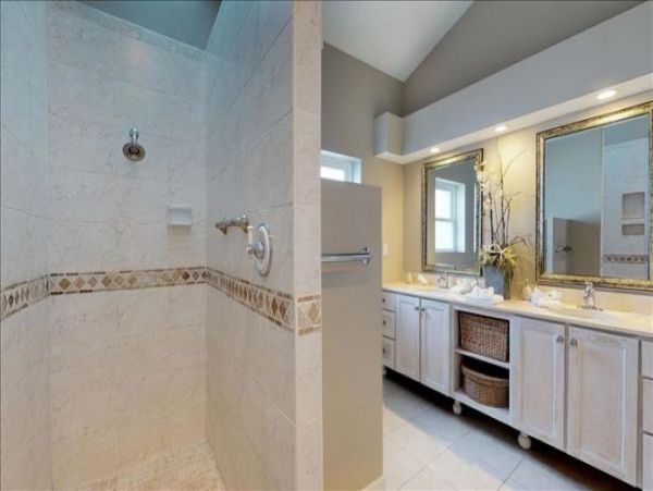 Holmes Beach 6 Bedroom Vacation Rental Sleeps 14