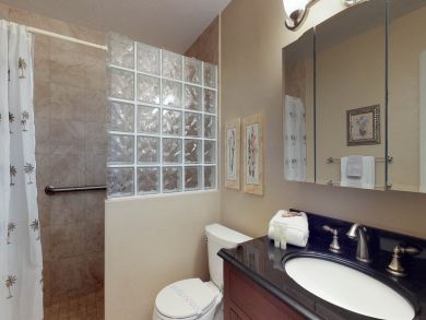 Bradenton Two Bedroom Vacation Condo Pool